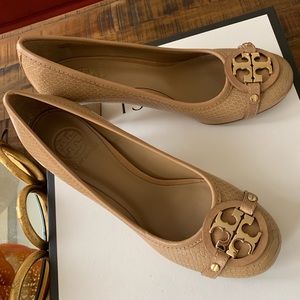 A brand new Tory Burch heels